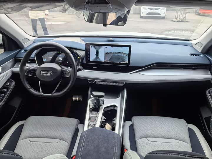 Фото 6 - Geely Preface