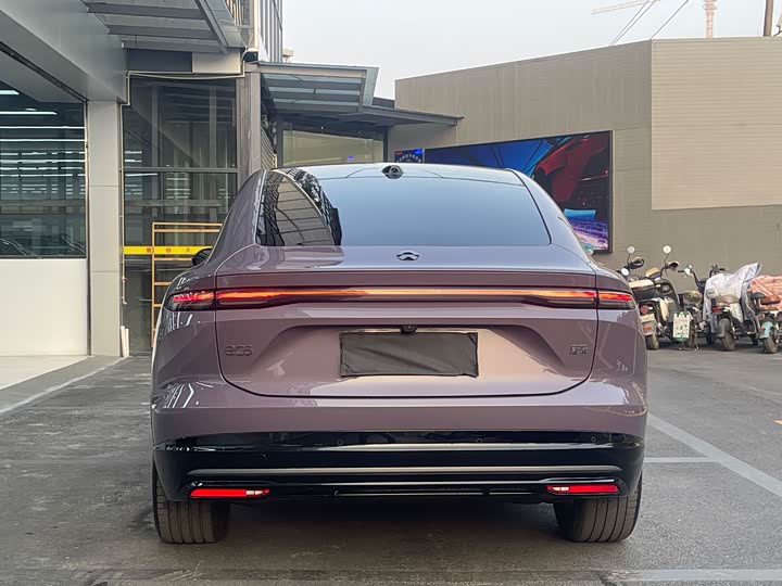 Фото 6 - Nio EC6