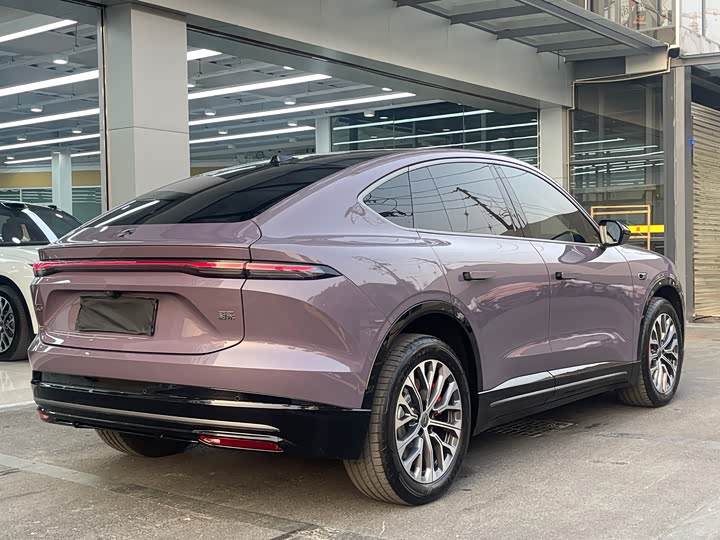 Фото 7 - Nio EC6