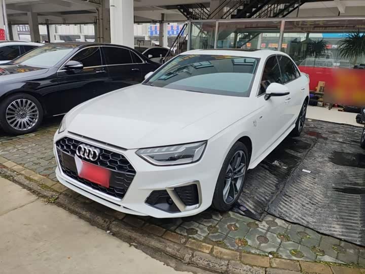 Фото 1 - Audi A4L