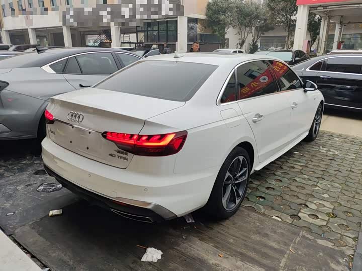 Фото 7 - Audi A4L