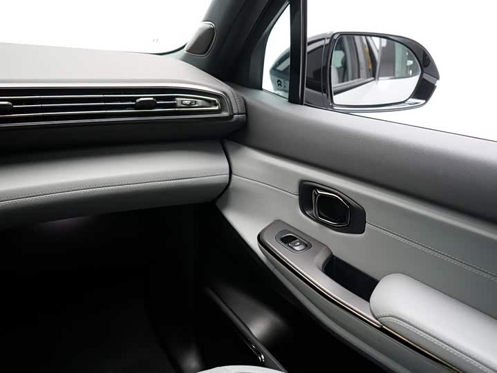 Фото 7 - Nio ES8