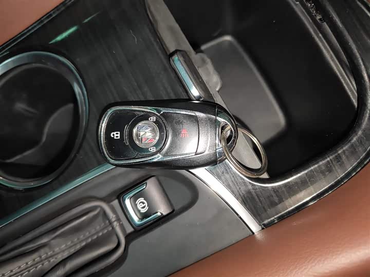 Фото 9 - Buick Envision Plus