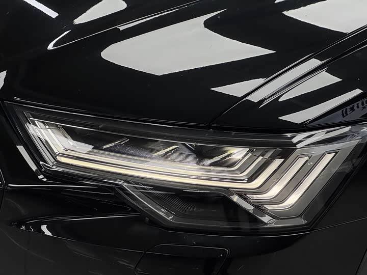 Фото 4 - Audi A6