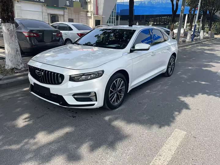 Фото 2 - Geely Preface