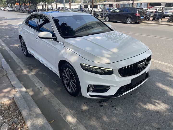 Фото 3 - Geely Preface