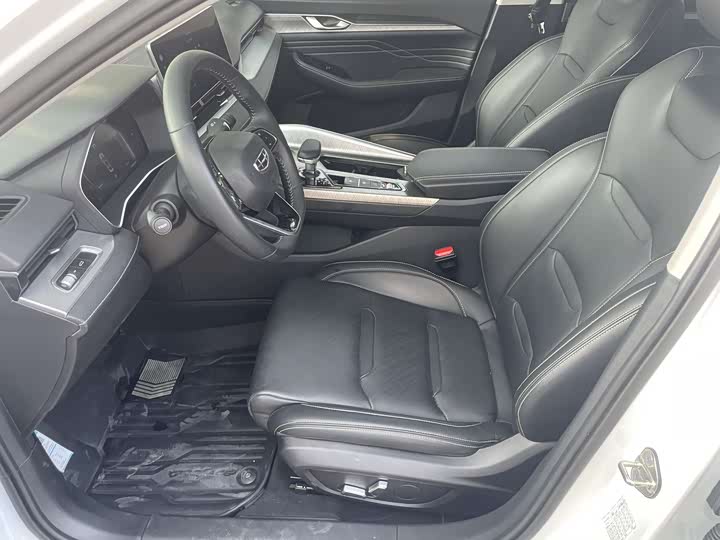 Фото 4 - Geely Preface