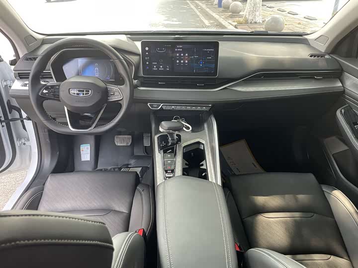 Фото 6 - Geely Preface