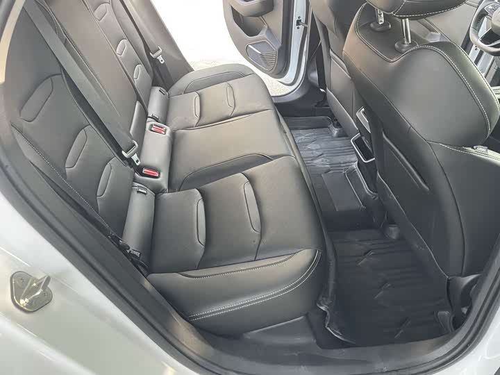 Фото 7 - Geely Preface