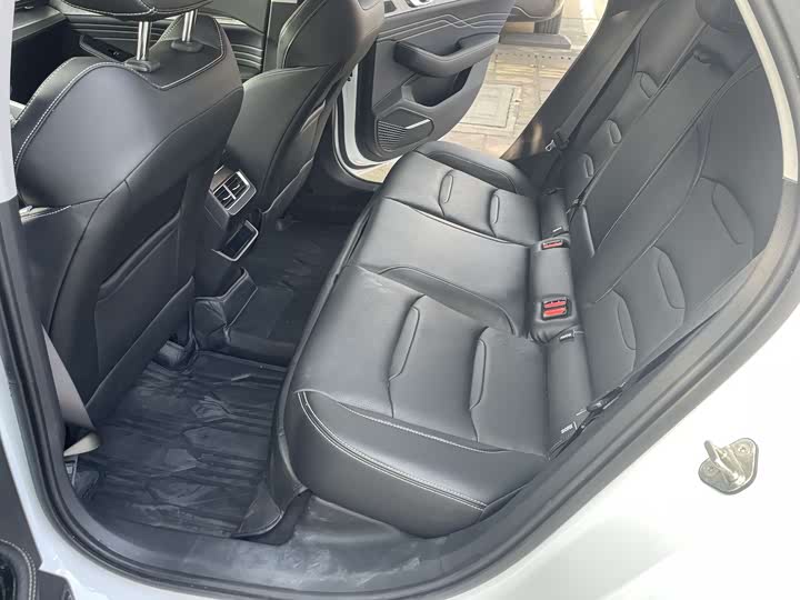 Фото 8 - Geely Preface