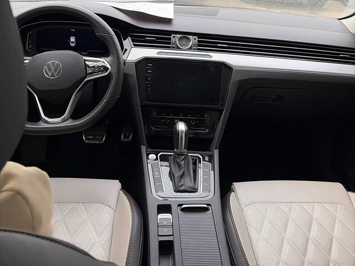 Фото 8 - Volkswagen Magotan