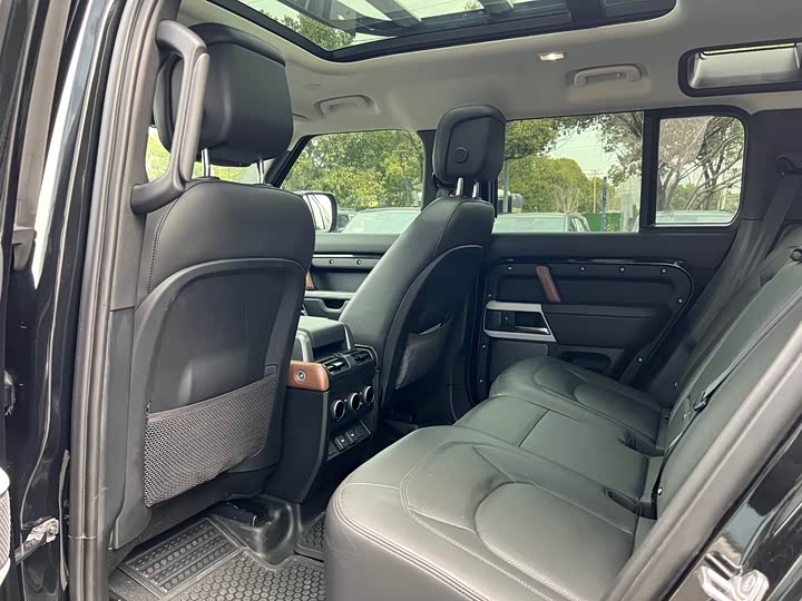 Фото 6 - Land Rover Defender