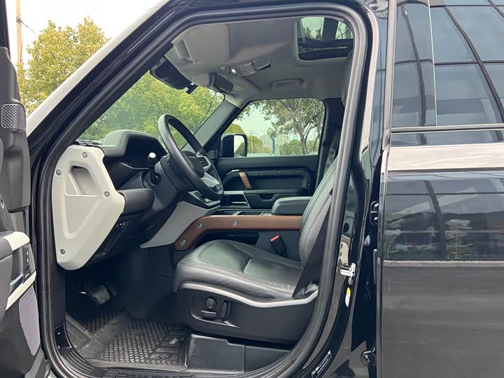 Фото 8 - Land Rover Defender