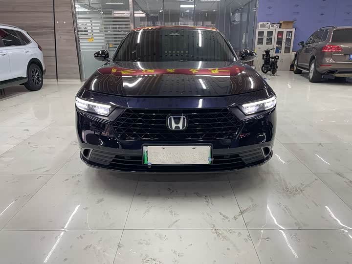 Фото 1 - Honda Accord Hybrid