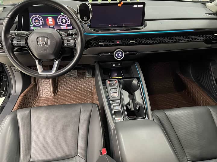 Фото 4 - Honda Accord Hybrid