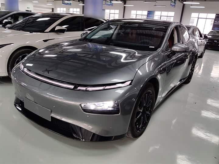 Фото 2 - XPeng P7