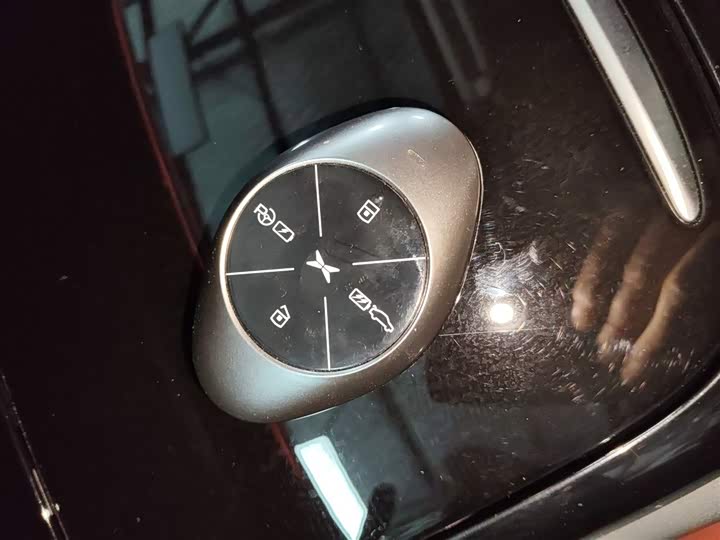 Фото 9 - XPeng P7