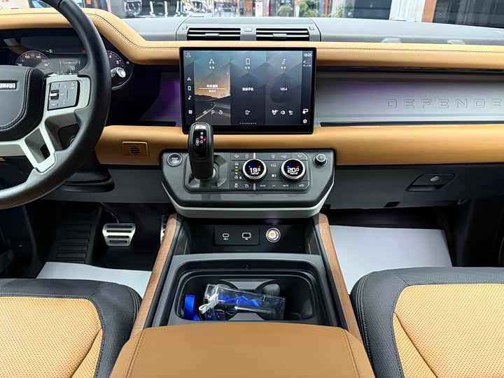 Фото 8 - Land Rover Defender