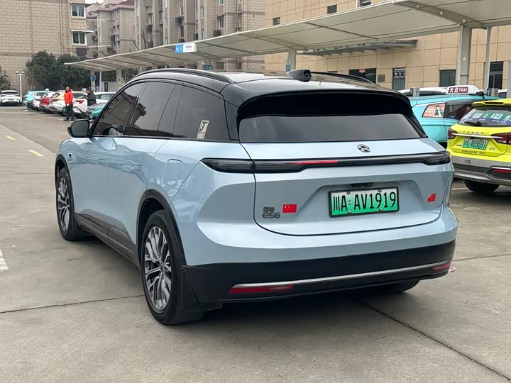 Фото 3 - Nio ES6