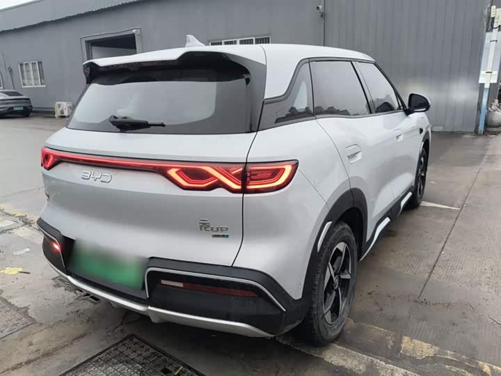 Фото 7 - BYD Yuan Up