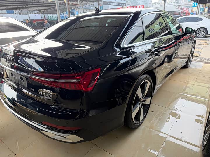 Фото 4 - Audi A6L