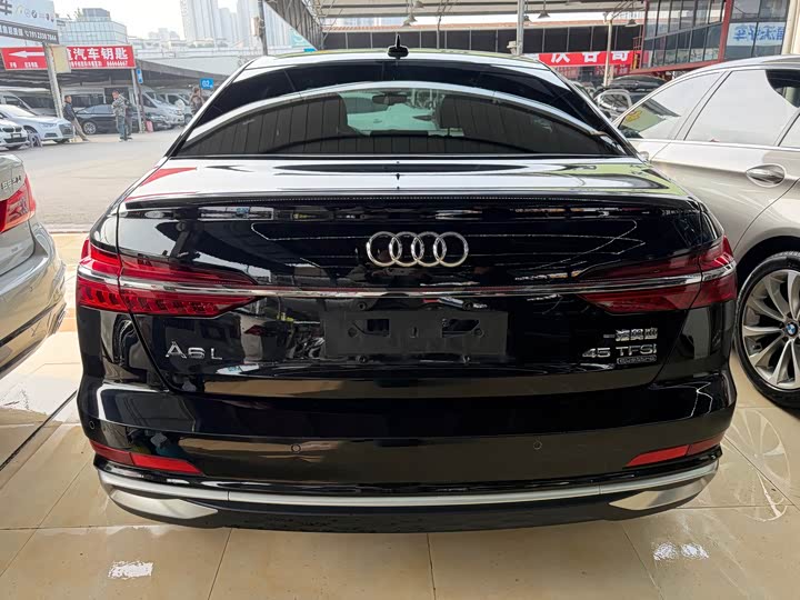 Фото 5 - Audi A6L