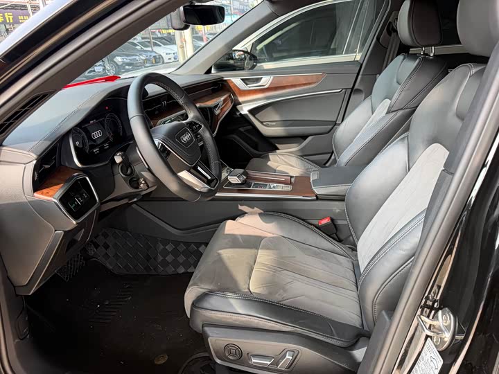 Фото 7 - Audi A6L