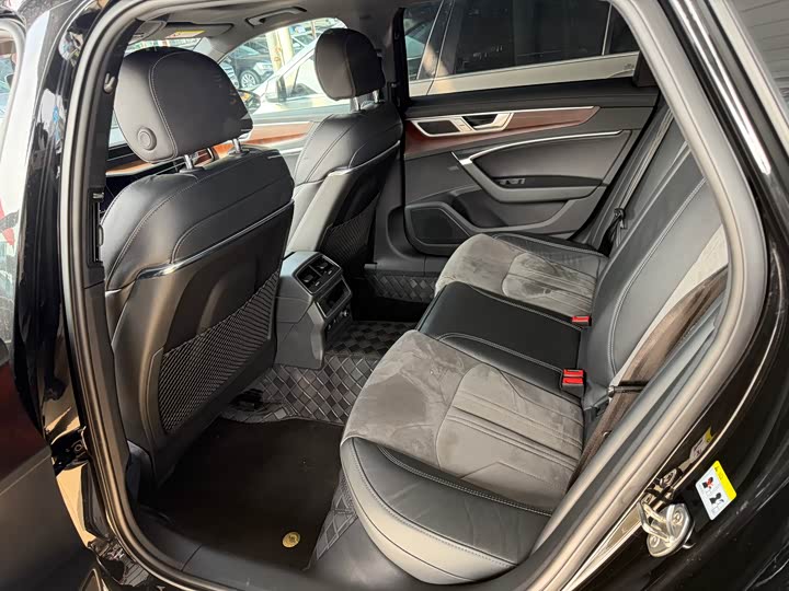 Фото 8 - Audi A6L