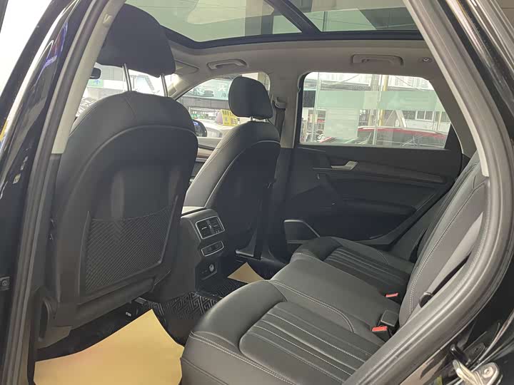 Фото 5 - Audi Q5L