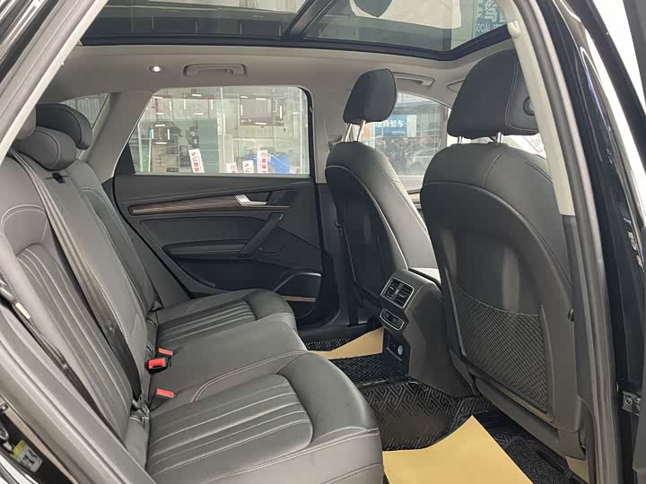 Фото 7 - Audi Q5L