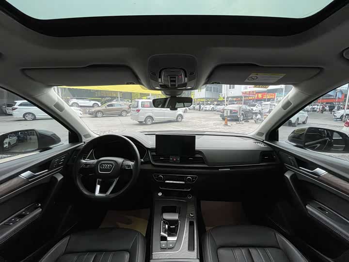 Фото 8 - Audi Q5L