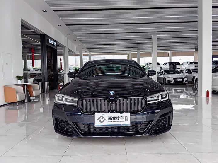 Фото 2 - BMW 5 Series