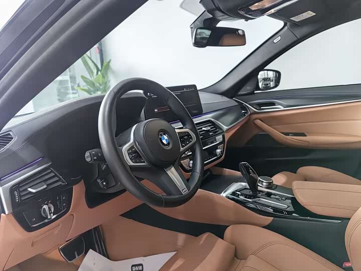 Фото 5 - BMW 5 Series