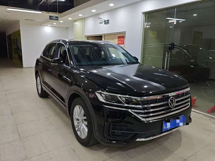 Фото 4 - Volkswagen Touareg