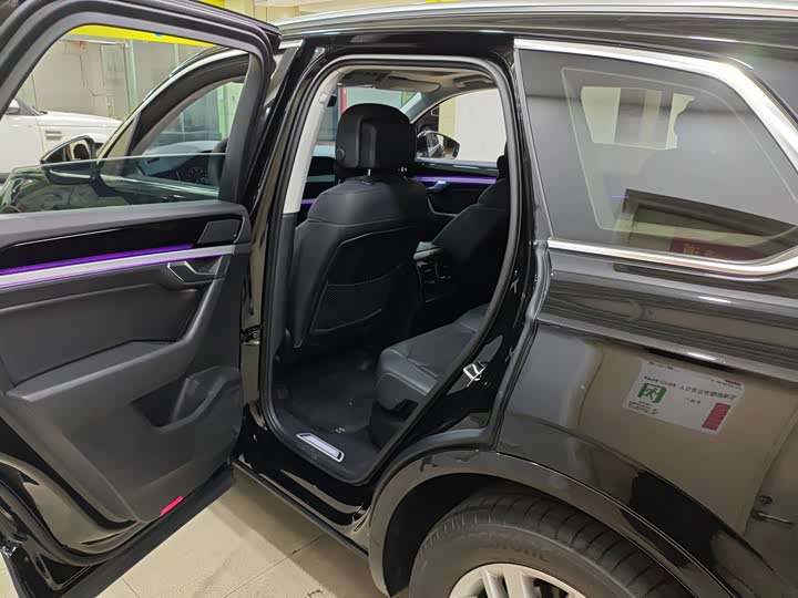 Фото 7 - Volkswagen Touareg