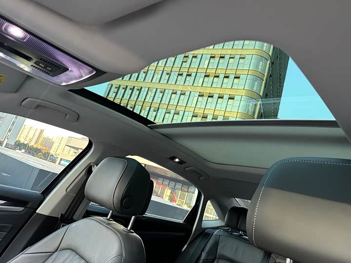 Фото 9 - Volkswagen Passat