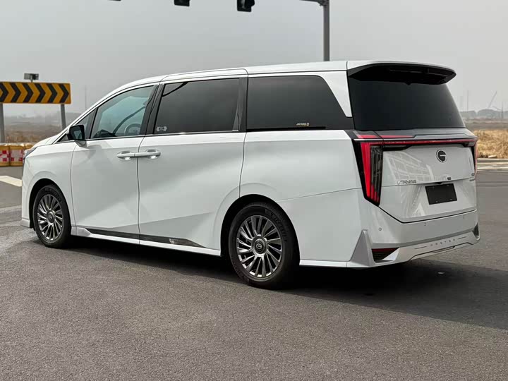 Фото 3 - GAC Trumpchi M8