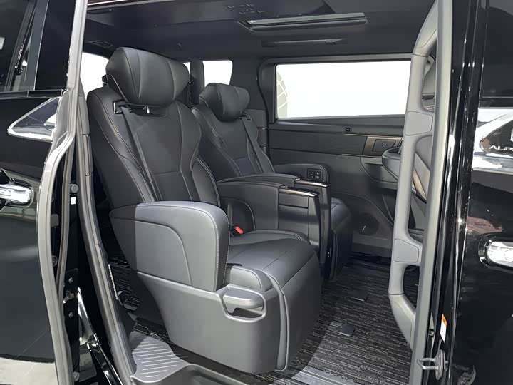 Фото 7 - Toyota Alphard