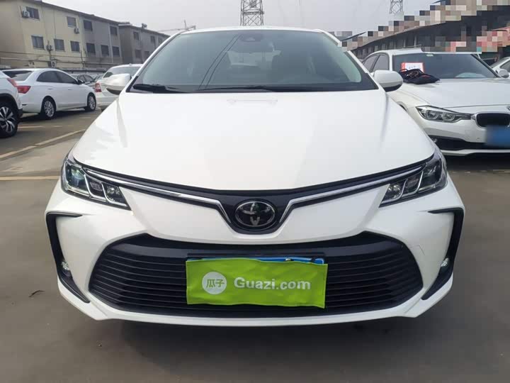 Фото 3 - Toyota Corolla