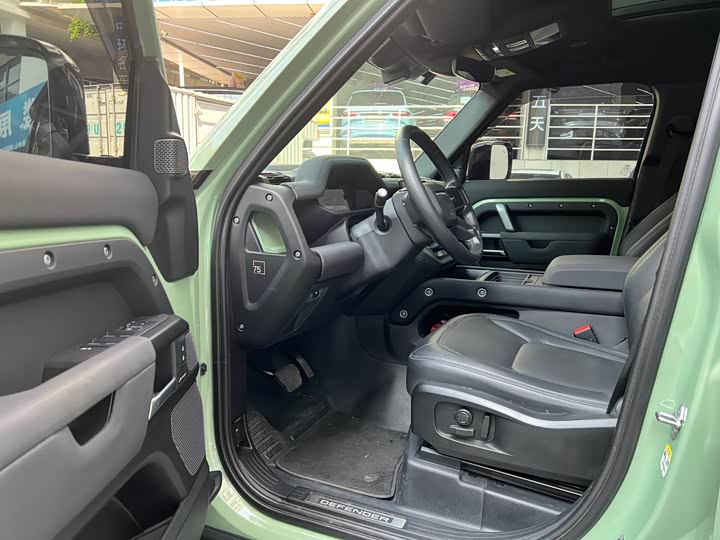 Фото 3 - Land Rover Defender