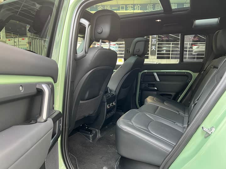 Фото 4 - Land Rover Defender