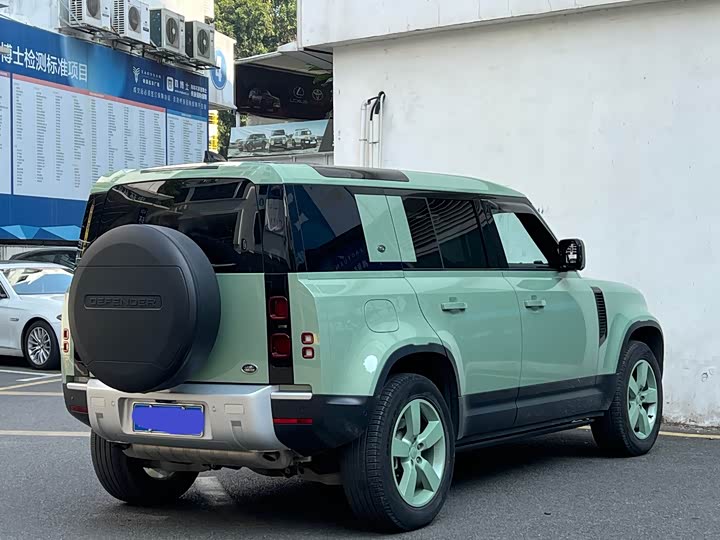 Фото 9 - Land Rover Defender