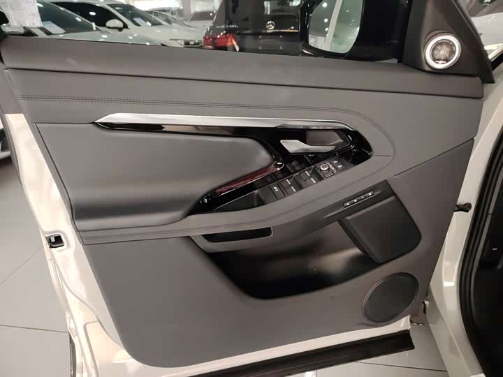 Фото 8 - Land Rover Range Rover Evoque L