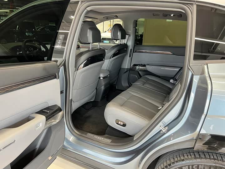 Фото 6 - Zeekr 7X