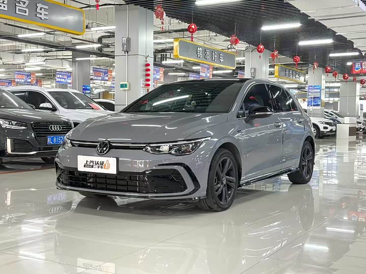 Фото 1 - Volkswagen Golf