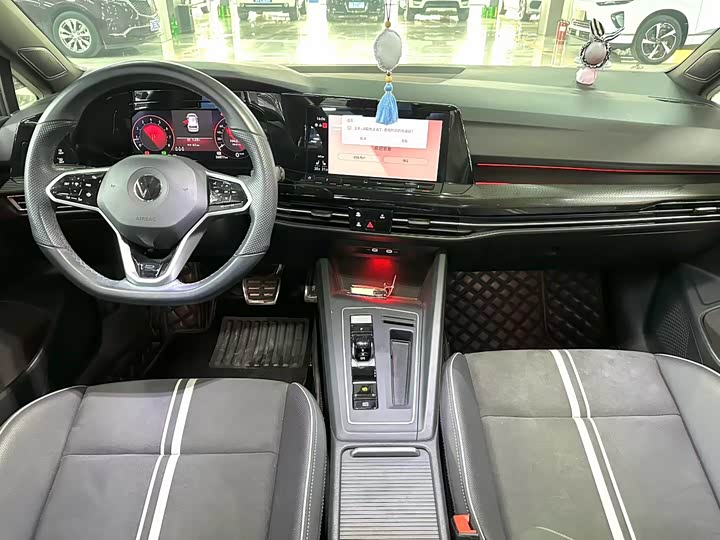 Фото 5 - Volkswagen Golf