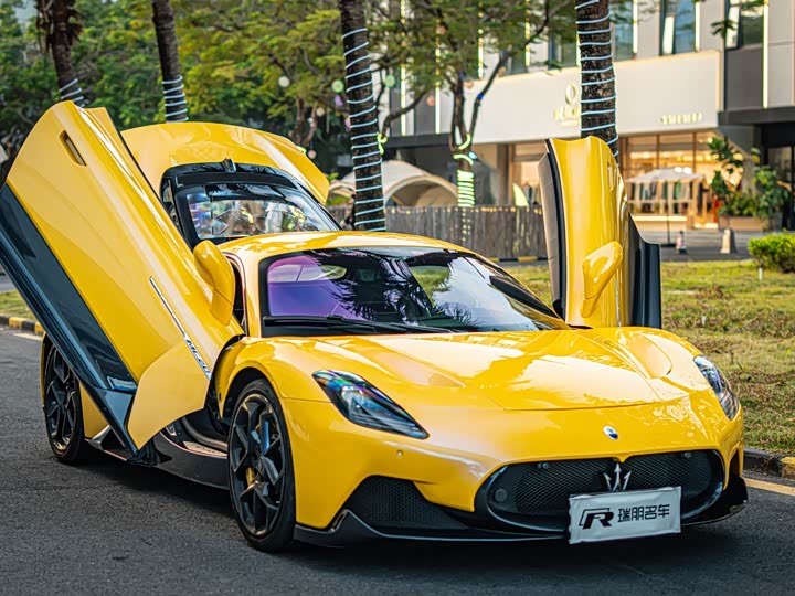 Фото 1 - Maserati MC20