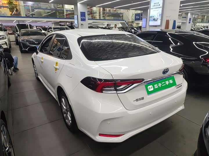 Фото 5 - Toyota Corolla