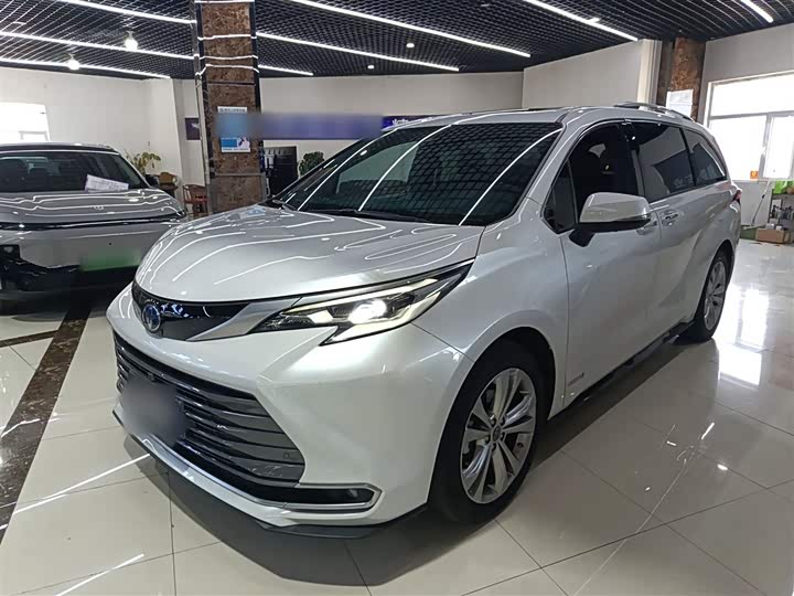 Фото 1 - Toyota Sienna