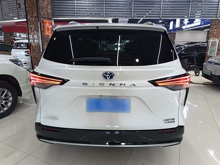 Фото 6 - Toyota Sienna